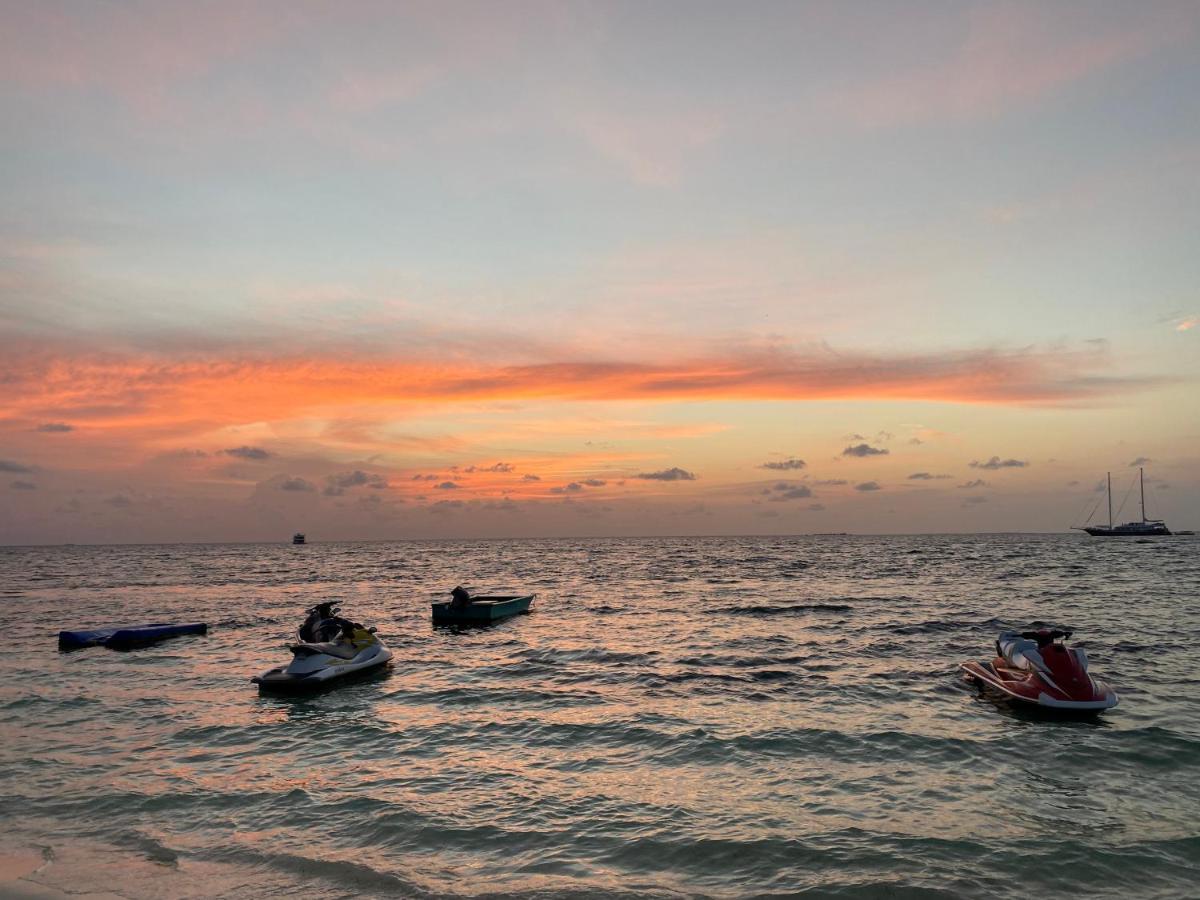 Lagoona Sunset Maafushi Exteriör bild